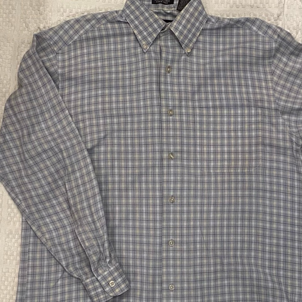 Van Heusen wrinkle free small shirt